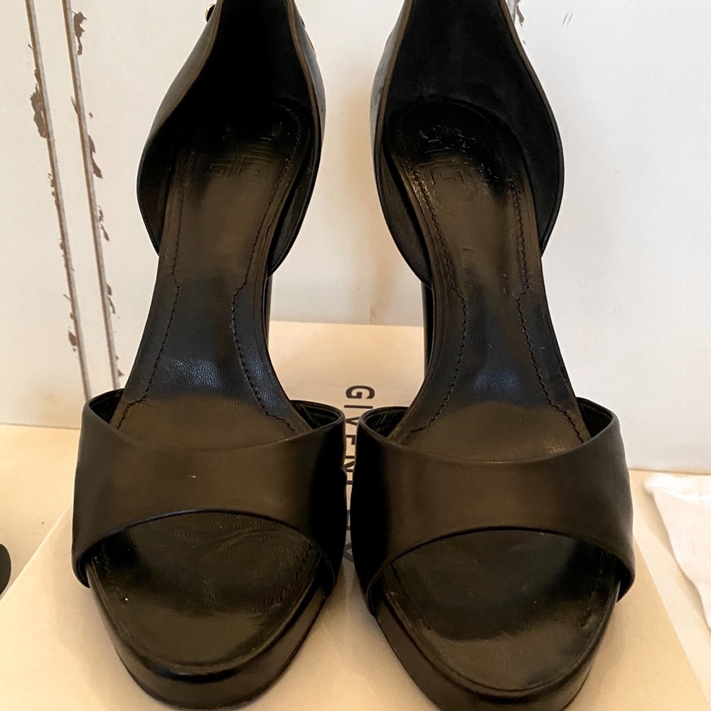 Givenchy Pumps - Picture 3 of 11